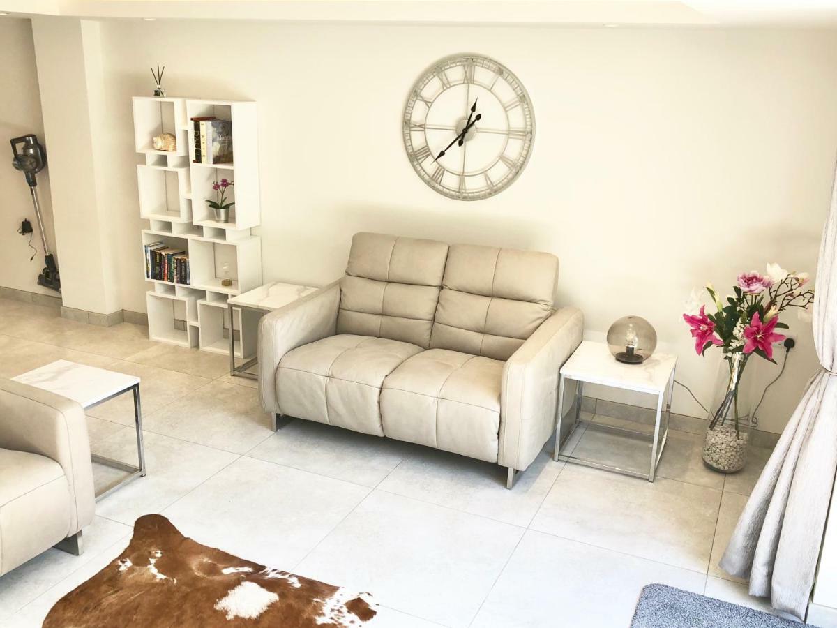 Millstream Mews Apartment Бейкуел Екстериор снимка